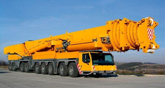 Liebherr LTM 11200-9.1, la grúa motorizada más grande del mundo