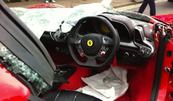 Accidente: un Ferrari 458 Italia sin techo