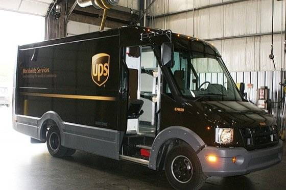 UPS furgoneta de plástico