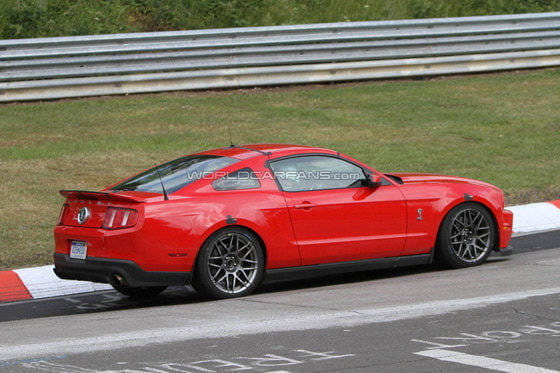 Fotos espia del 2013 Shelby Mustang GT500