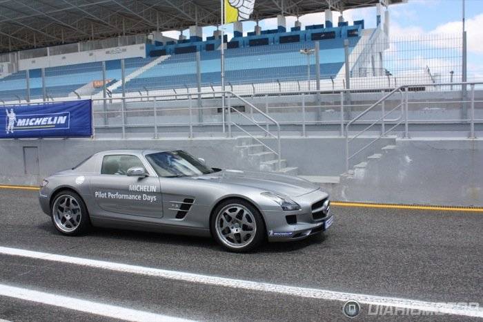 Mercedes SLS AMG