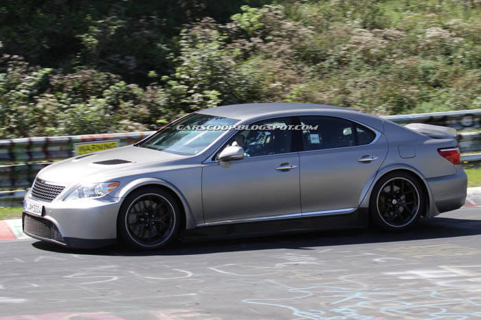 Lexus LS en Nürburgring