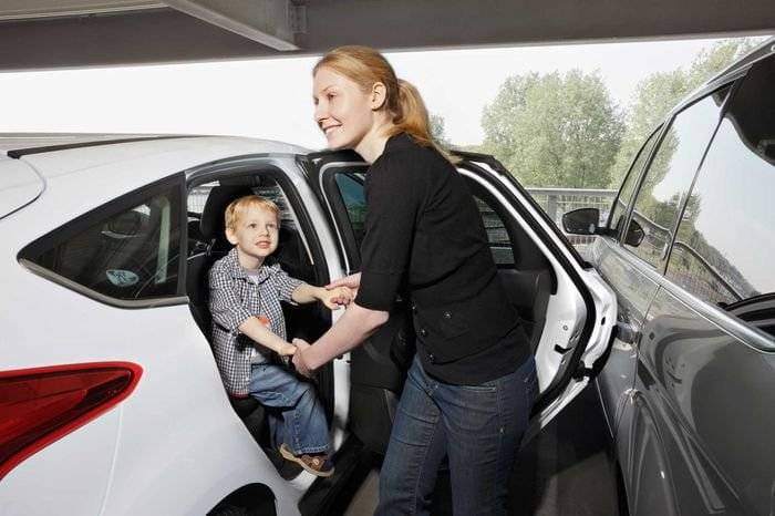 Door Edge Protector, la protección de Ford contra golpes en las puertas al aparcar