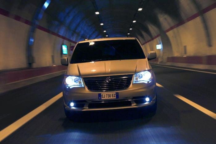 Lancia Voyager 2012