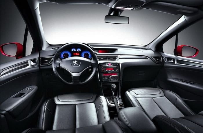 Peugeot lanza el nuevo 308 Sedán... sólo para China