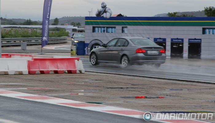 Prueba de frenada recta sobre suelo mojado, Michelin Primacy3