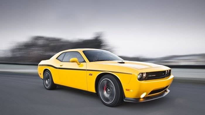 Dodge Charger SRT8 Super Bee y Challenger SRT8 Yellow Jacket