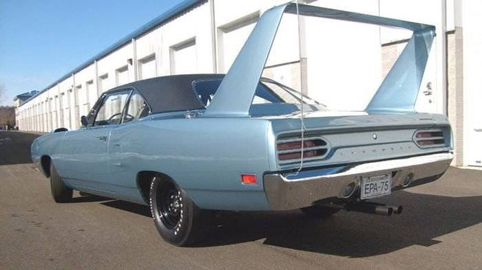 La historia del Plymouth Superbird de la EPA que terminó con los muscle car