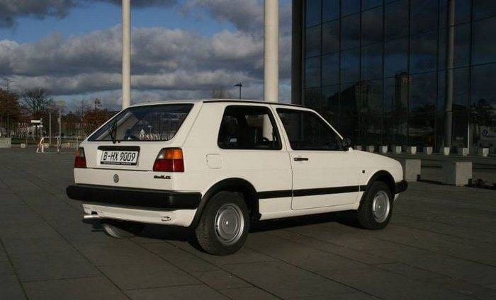 El Volkswagen Golf de 1990 de Angela Merkel, a la venta
