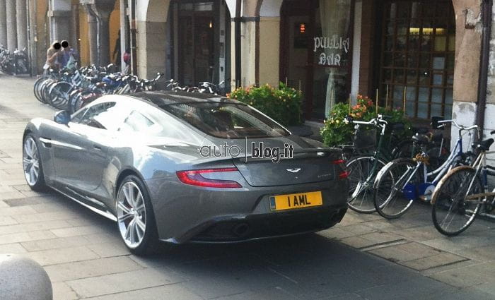 Aston Martin Vanquish al desnudo