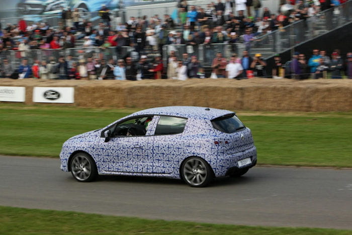 Nuevo Renault Clio RS: la sorpresa de Renault en GoodWood, todavía camuflado