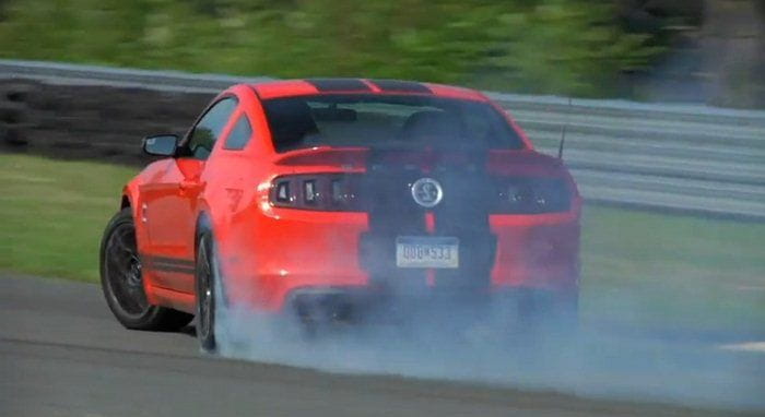 Shelby GT500 vs Chevrolet Camaro ZL1