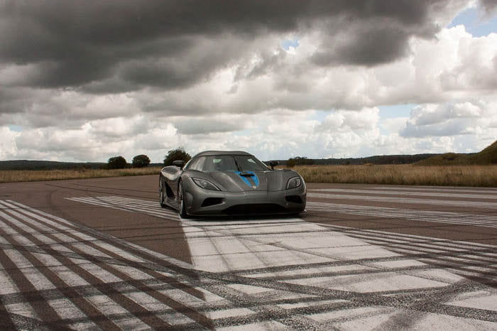 Koenigsegg Agera, prueba en una pista de aeropuerto