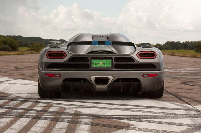 Koenigsegg Agera, prueba en una pista de aeropuerto