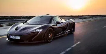 McLaren P1 Bahrain-773-crop5184x2670
