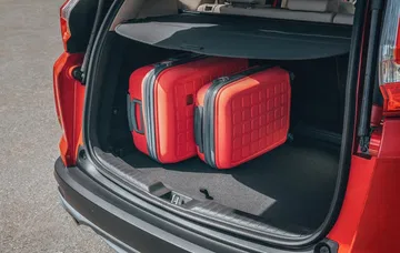 Espacio generoso del maletero perfecto para viajes familiares
