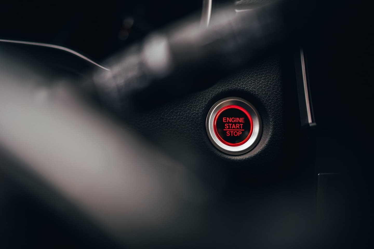Detalle del botón de arranque del Honda CR-V, símbolo de modernidad.