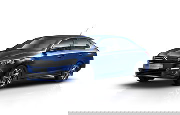 Vista angular que muestra la delantera y el diseño lateral del Citroën C-Elysée.