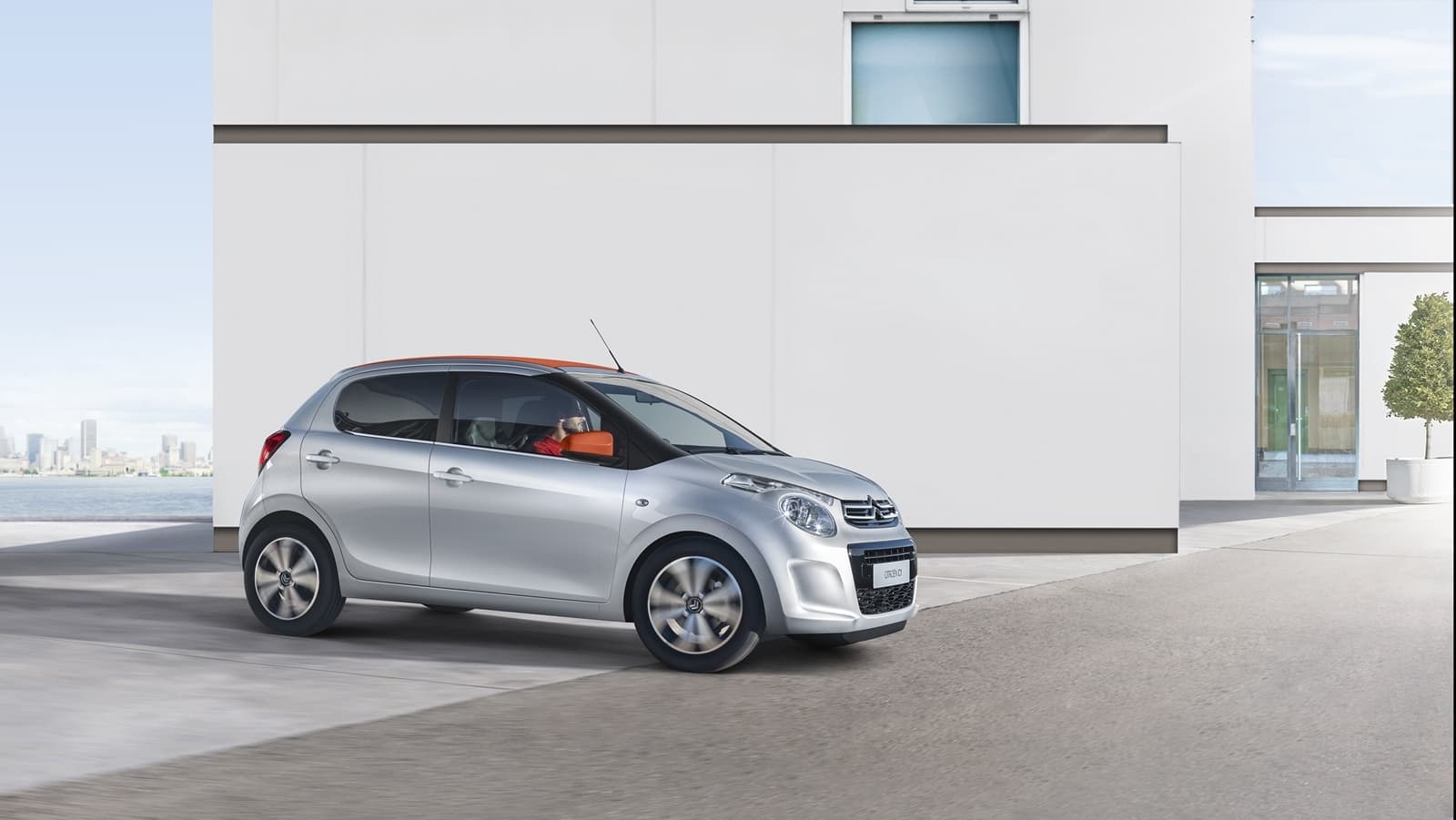 Vista lateral del Citroën C1 que resalta su diseño compacto