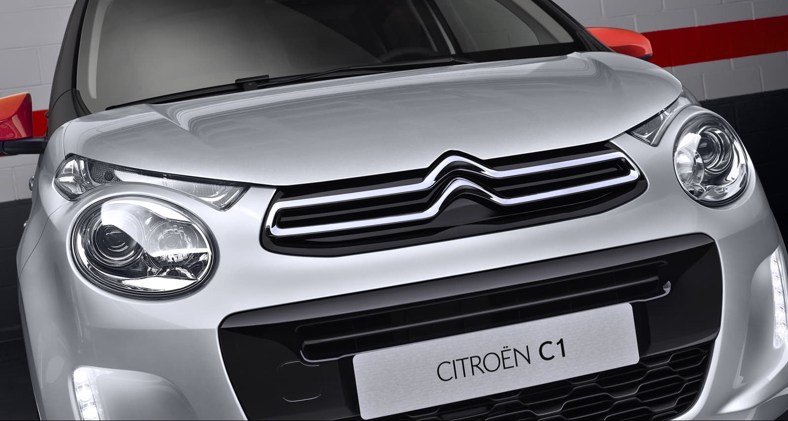 Vista frontal del Citroën C1 destacando su característico diseño