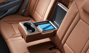 Vista de la consola central con acabados premium en el Hyundai i40.