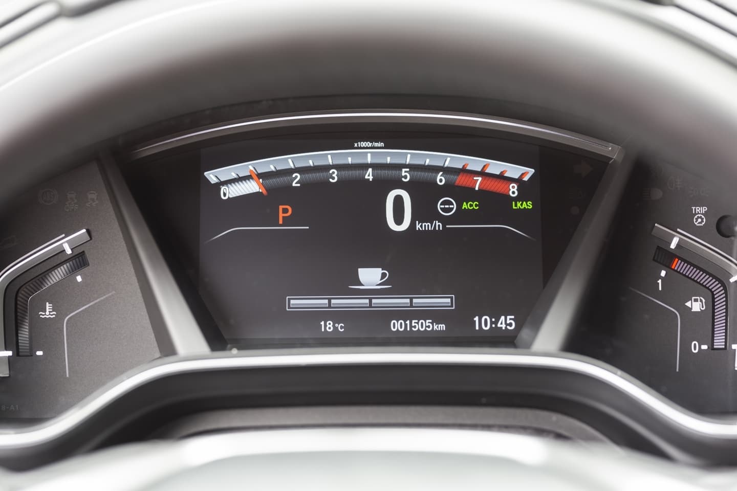 Vista detallada del cuadro de instrumentos digital del Honda CR-V.