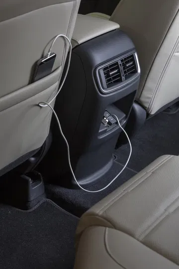 Control eléctrico para ajuste de asientos en Honda CR-V.