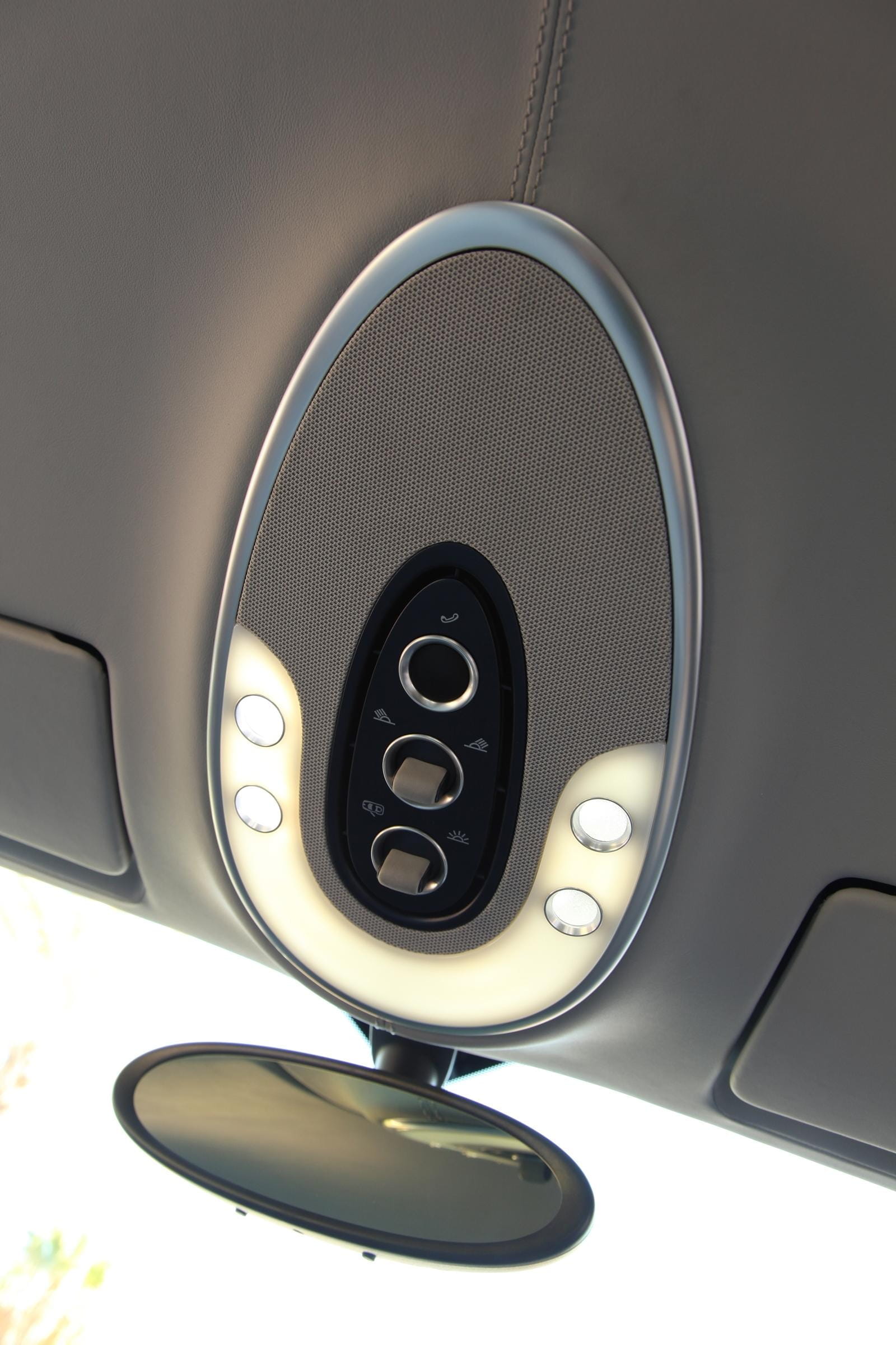 Vista cercana del sistema de escape cuádruple del Bugatti Veyron.