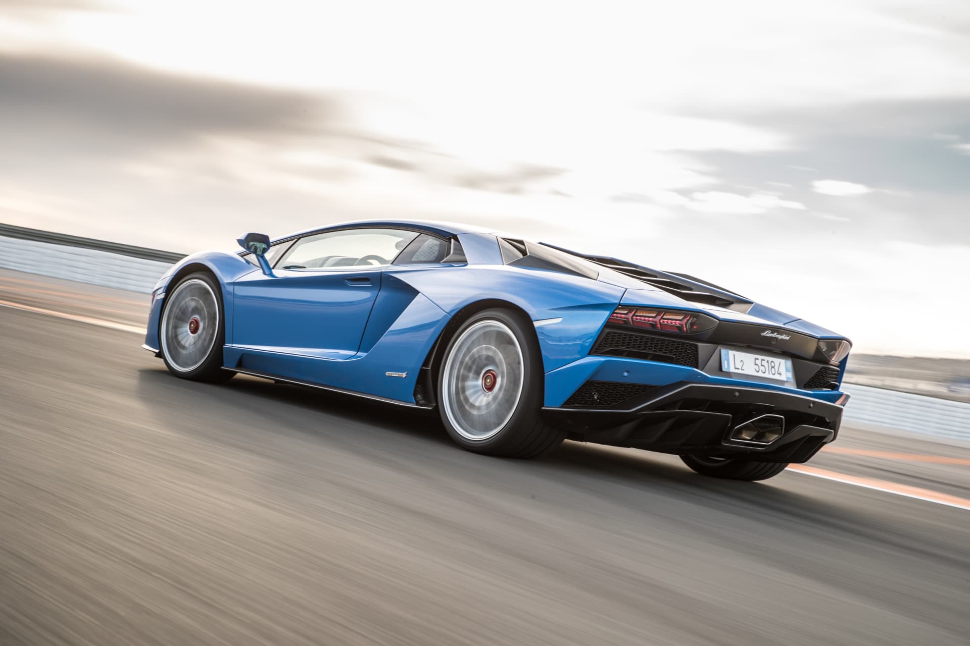 Lamborghini Aventador Informacion Dm5