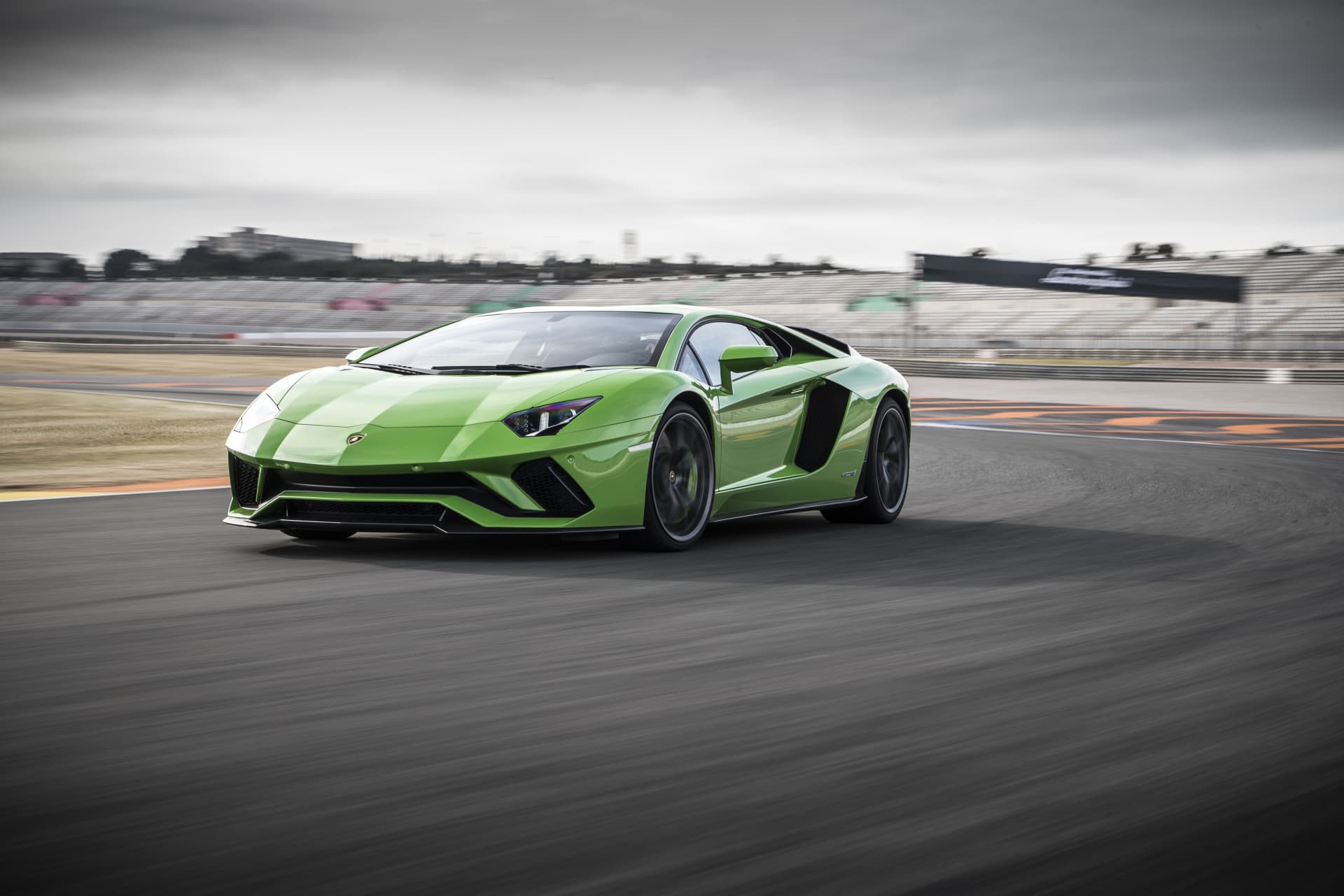 Lamborghini Aventador Informacion Dm6