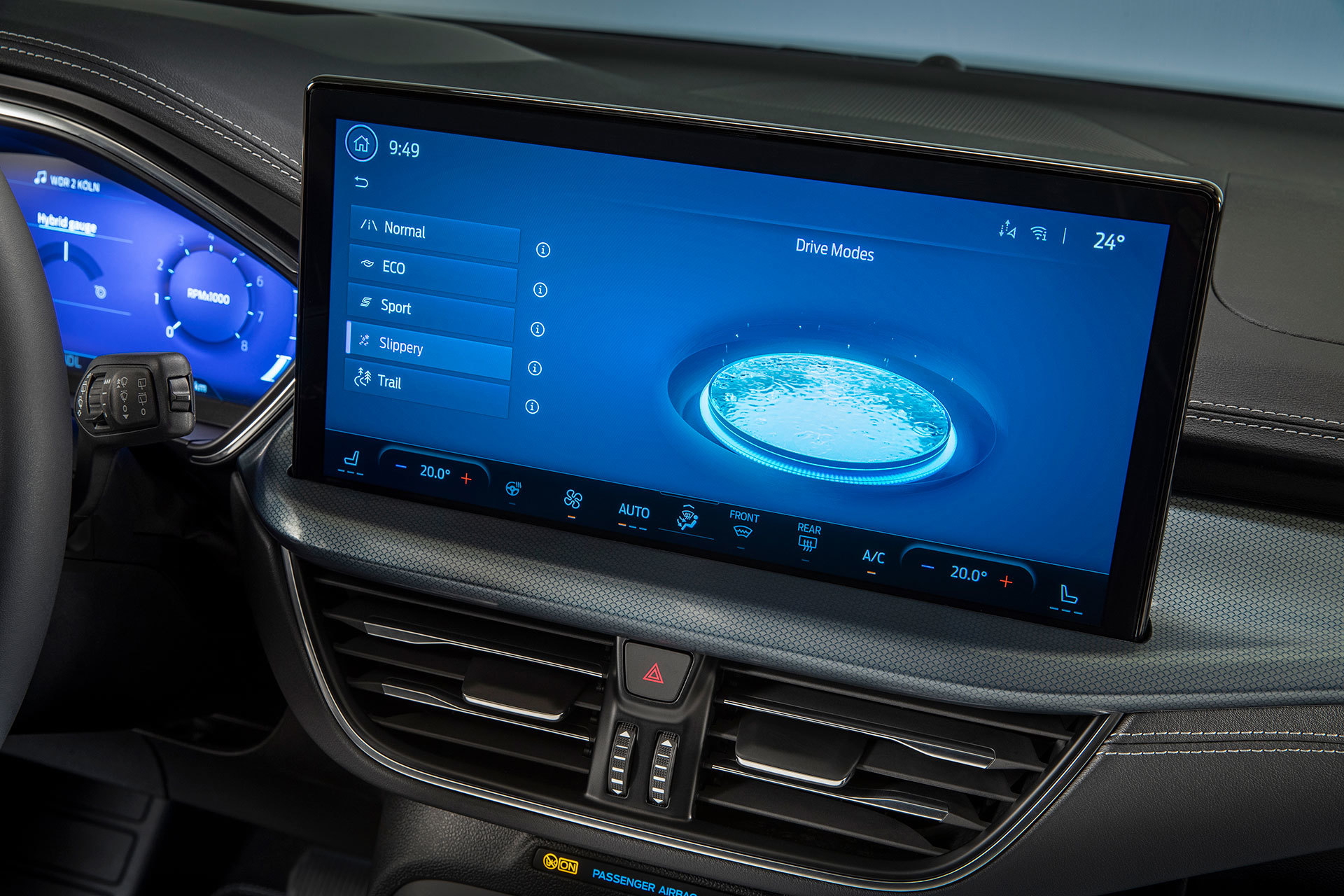 Consola central con pantalla táctil avanzada de Ford Focus