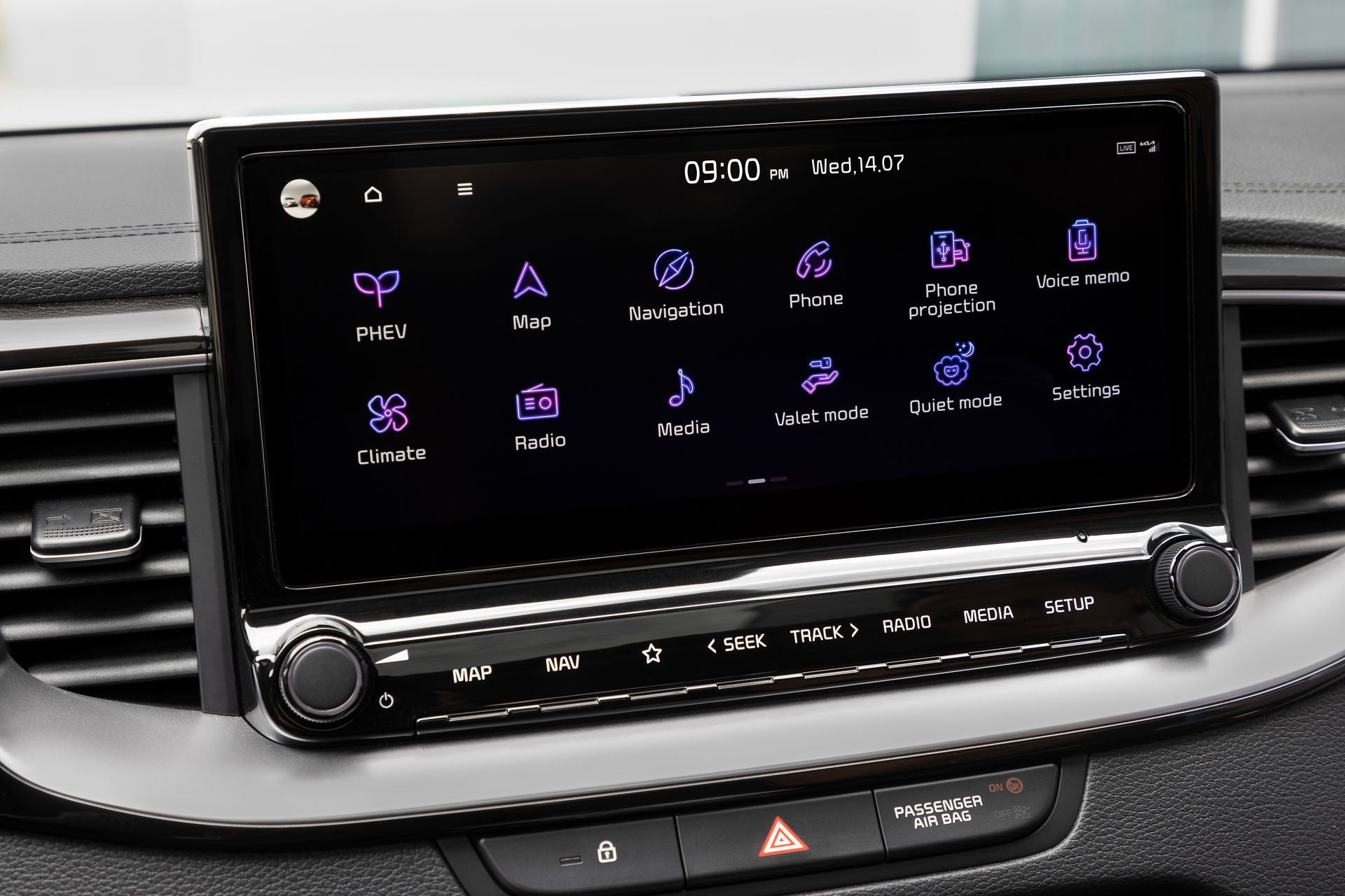Vista de la pantalla táctil central del Kia Ceed, interfaz moderna y funcional