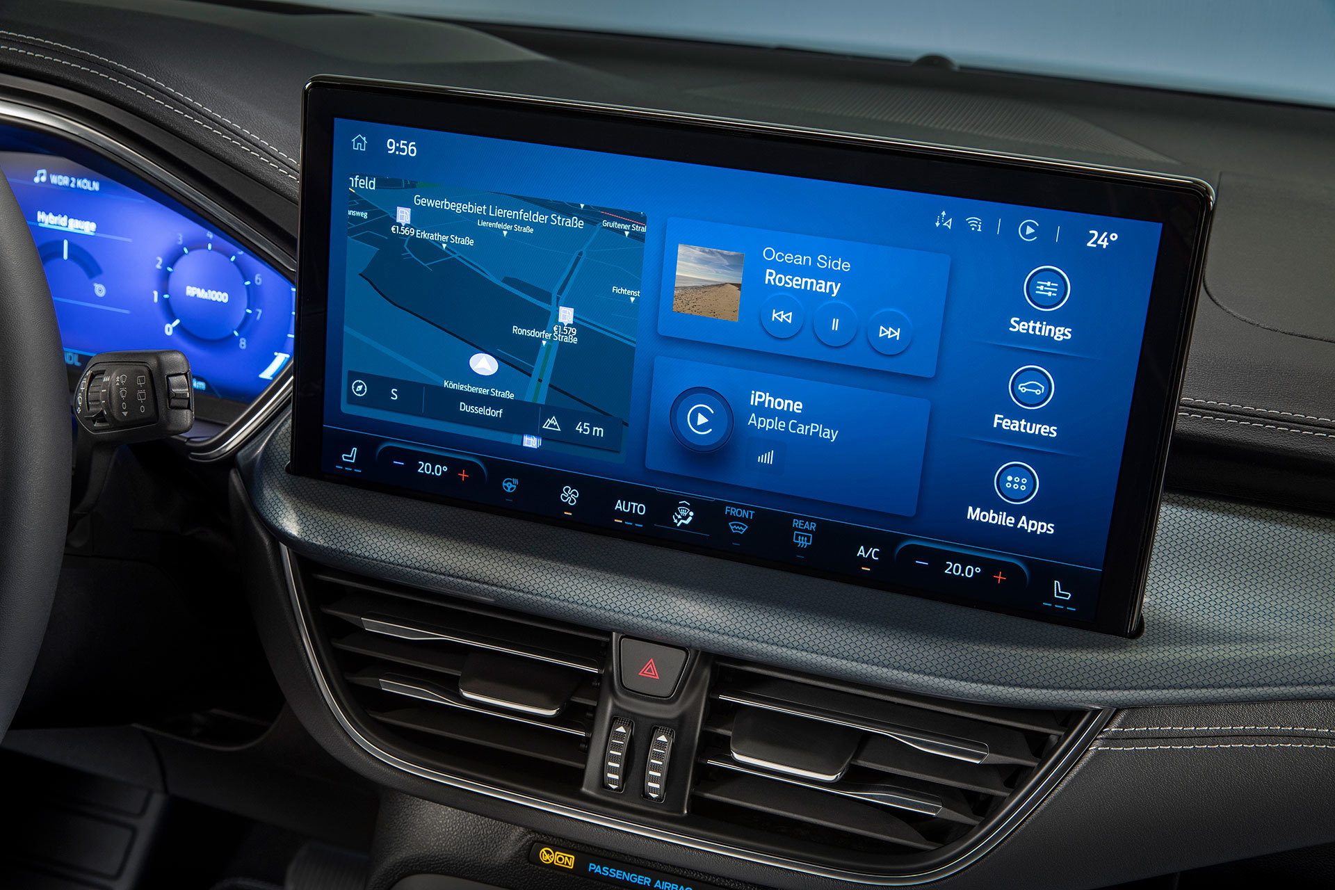 Vista del sistema de infotenimiento del Ford Focus con pantalla táctil.
