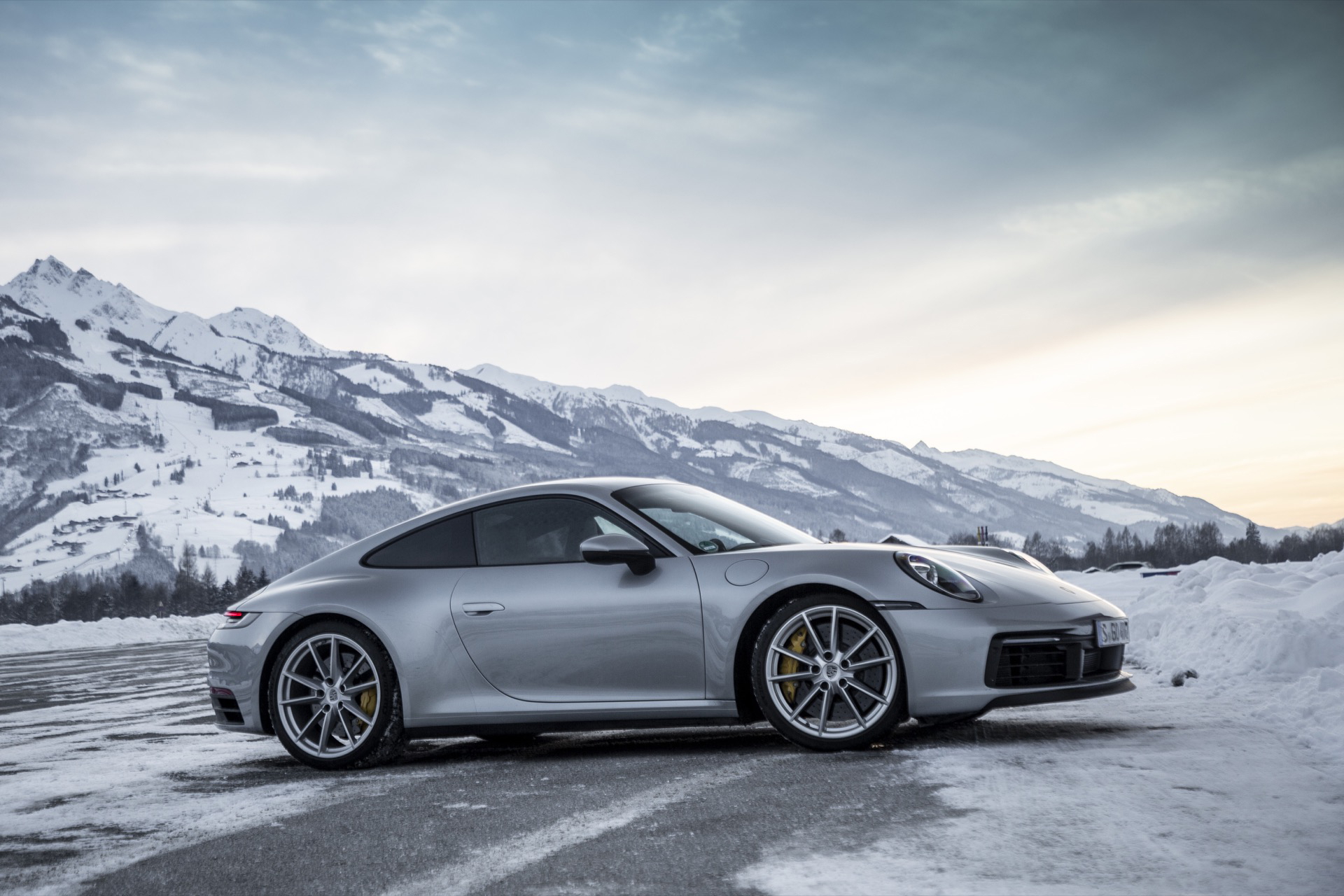 Porsche 911 992 00001