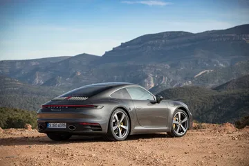 Porsche 911 992 00018