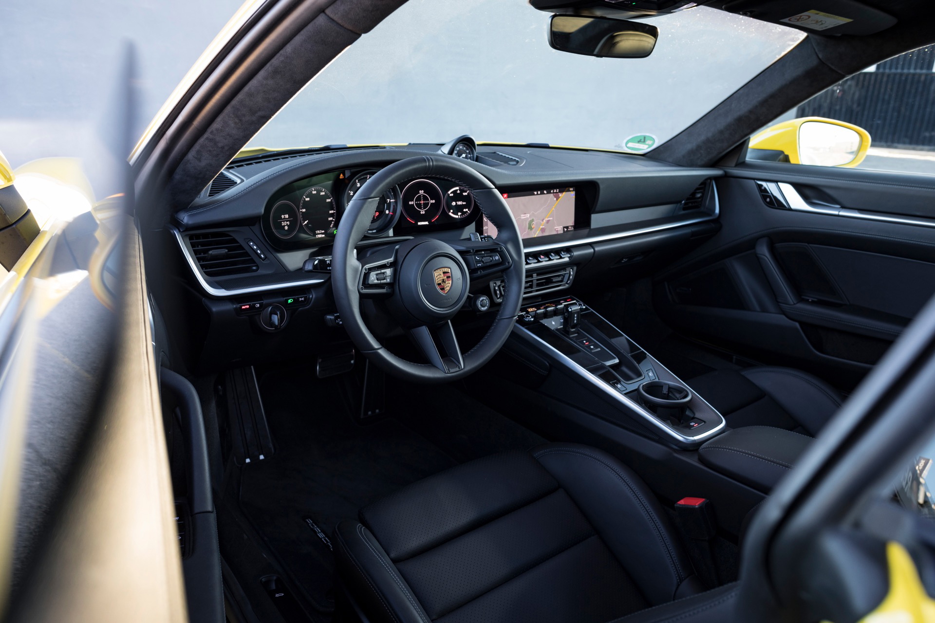 Porsche 911 992 00025