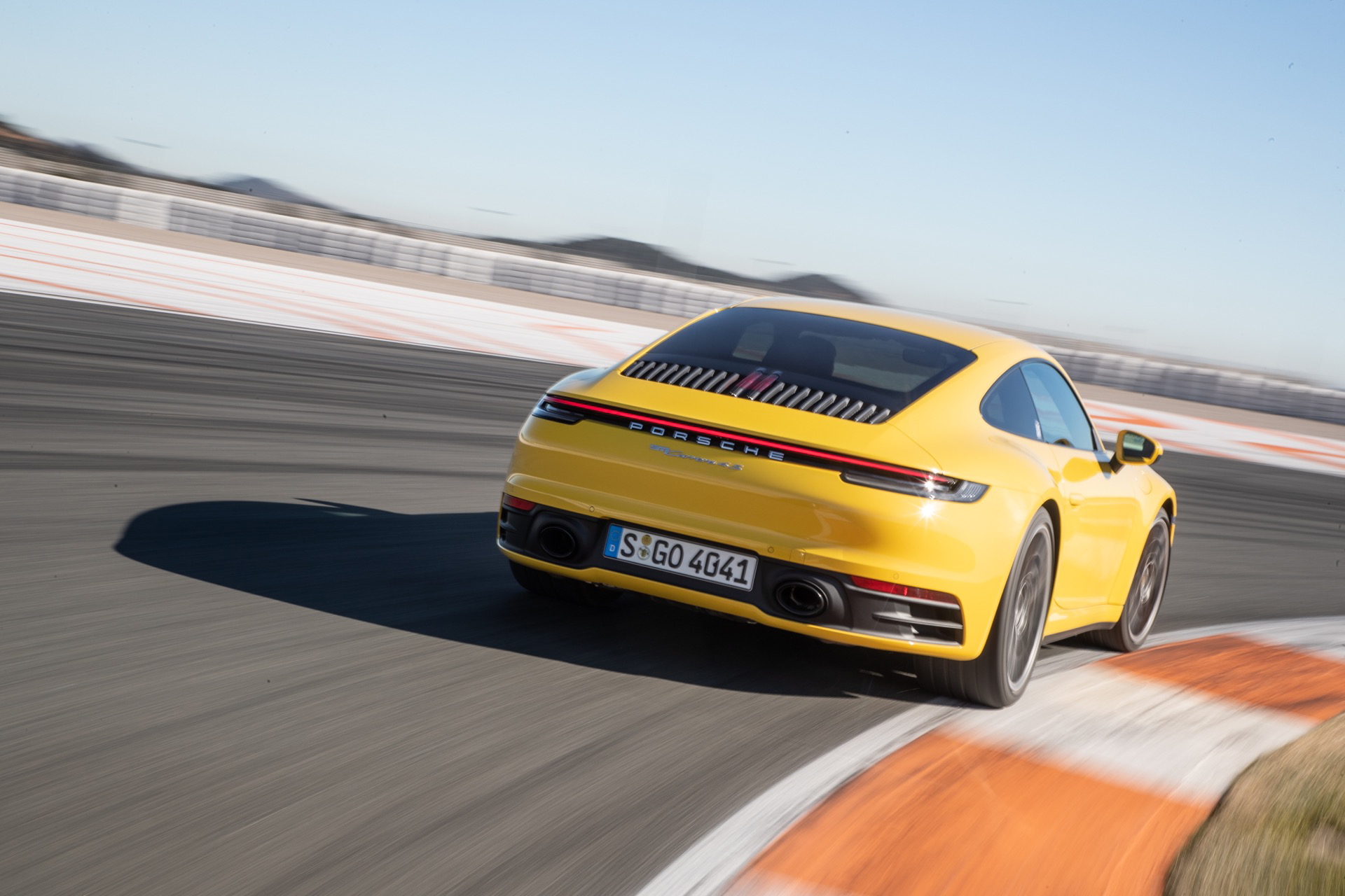 Porsche 911 992 00030