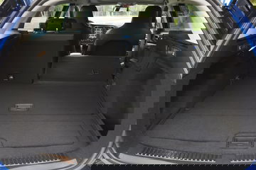 Vista del espacioso maletero del Renault Mégane con asientos abatidos.