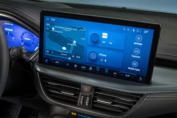 Vista detallada del sistema de infotainment del Ford Focus.