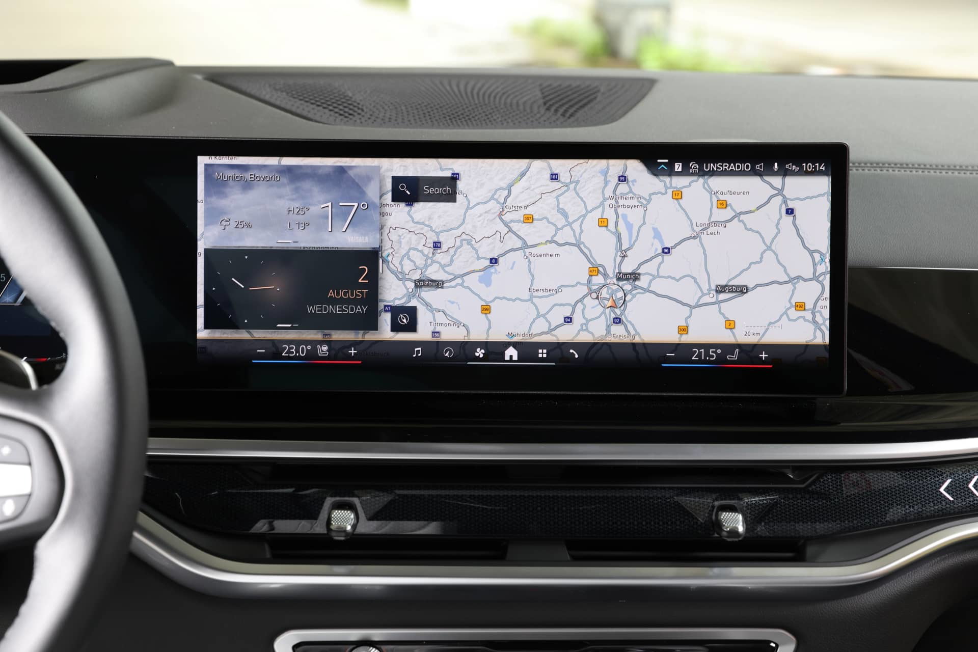 Vista del innovador sistema multimedia y de navegación BMW X5.