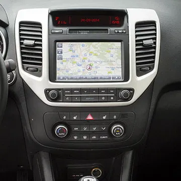 Sistema de navegación y controles del clima del Kia Venga.