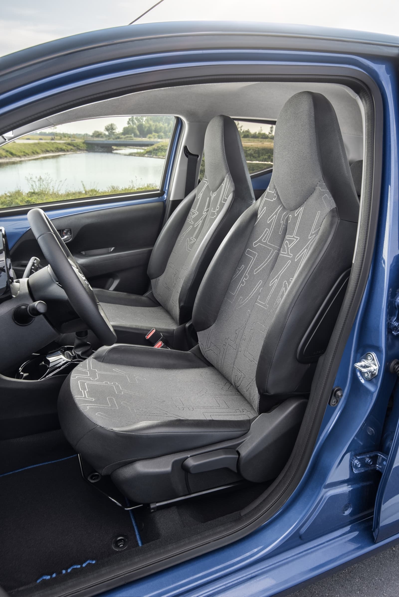 Toyota Aygo 0419 Ficha 011