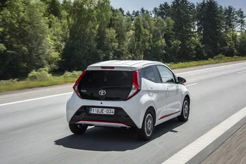 Toyota Aygo 0419 Ficha 017