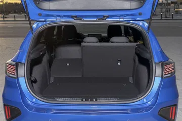 Amplio maletero del Kia Ceed, característico por su funcionalidad y espacio.