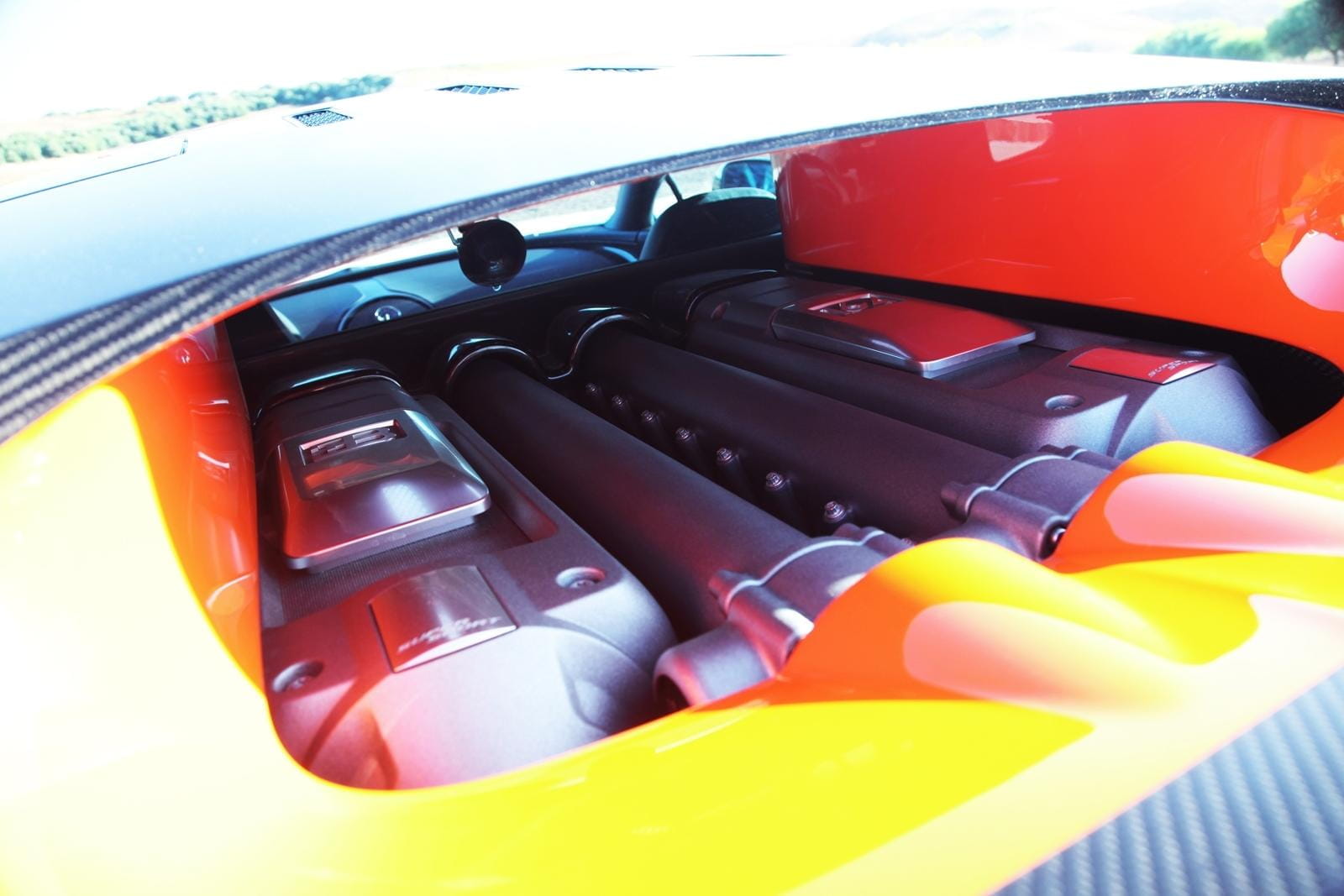 Vista del impresionante motor W16 del Bugatti Veyron.