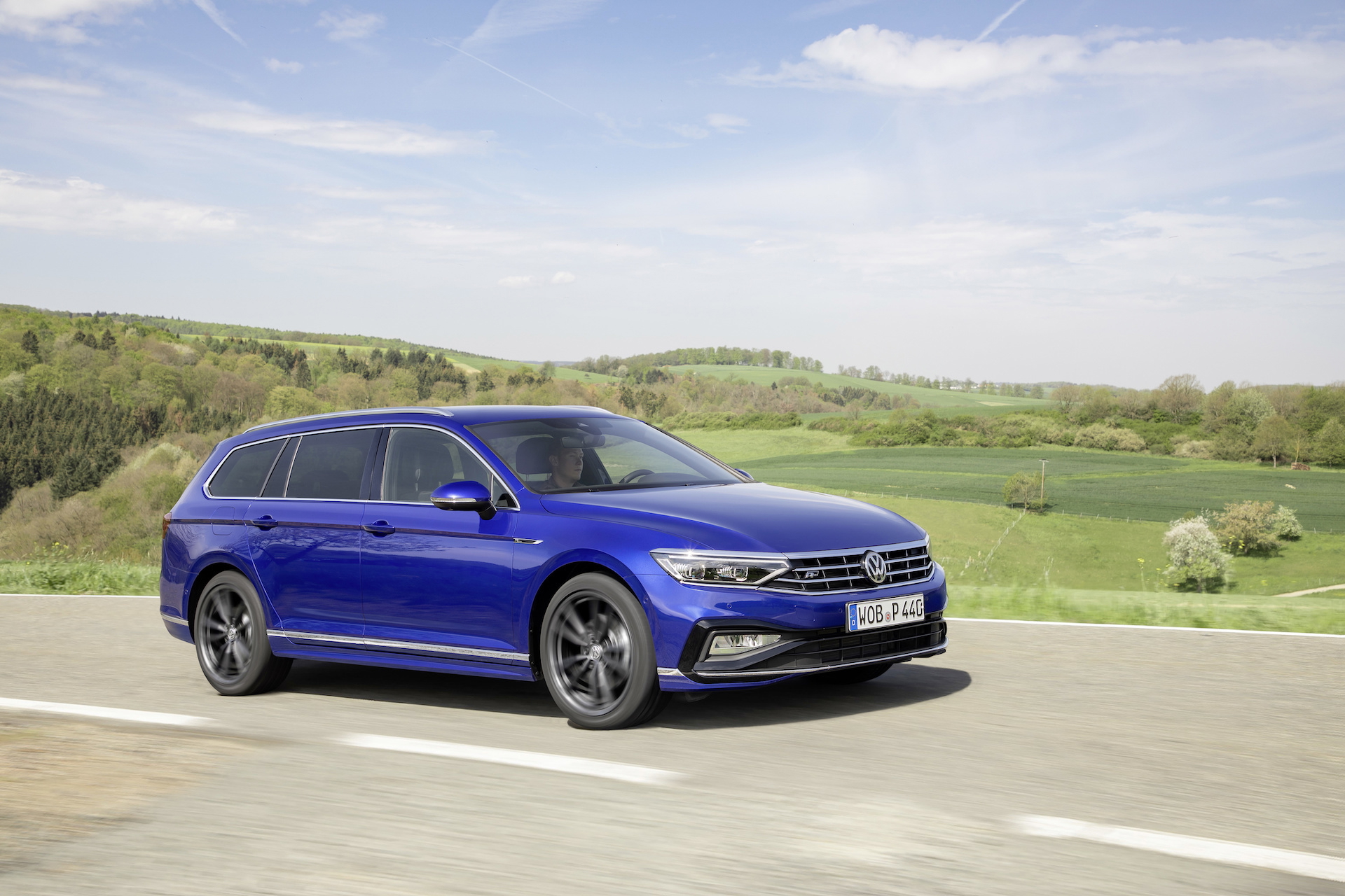 The New Volkswagen Passat Variant R Line