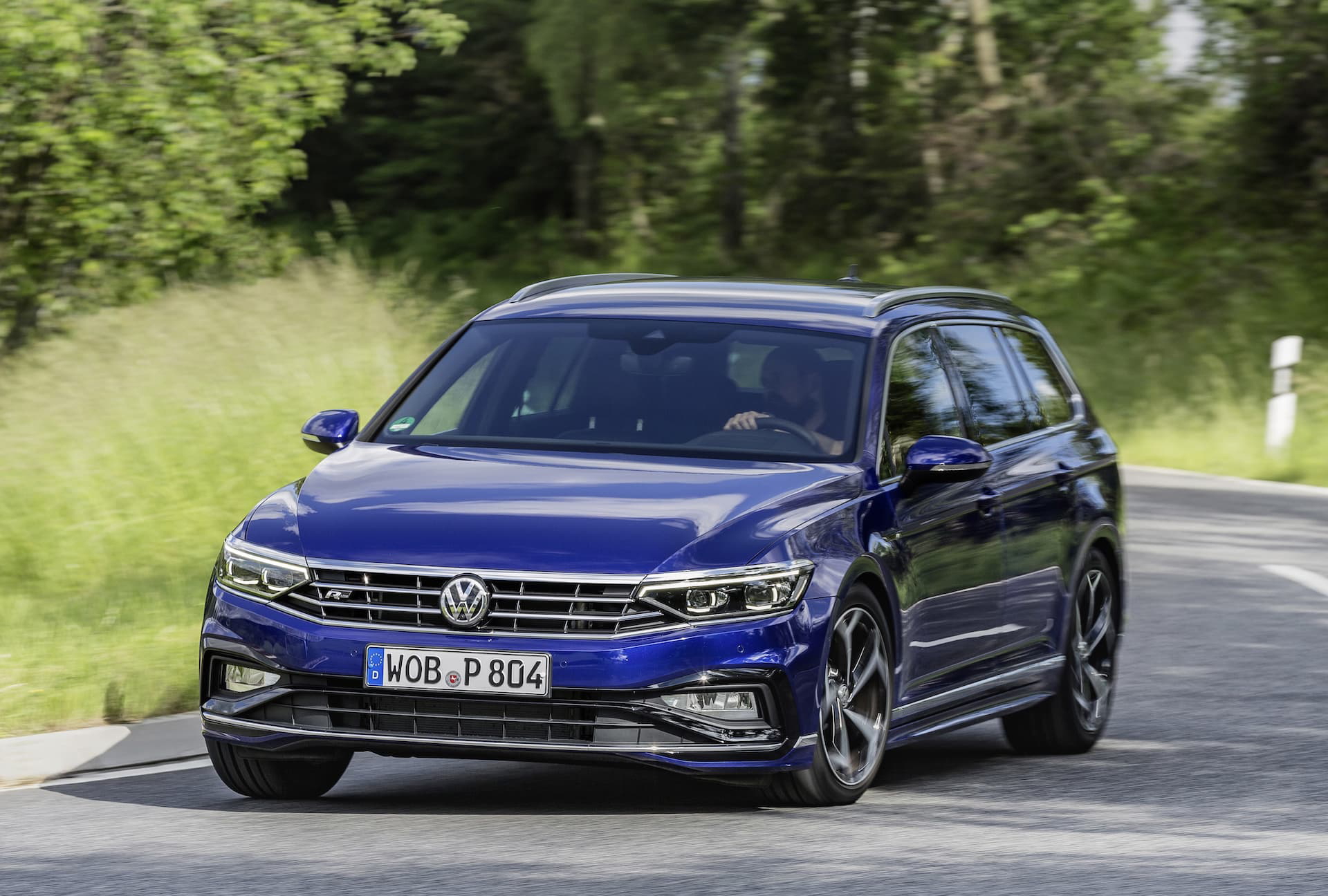 The New Volkswagen Passat Variant R Line