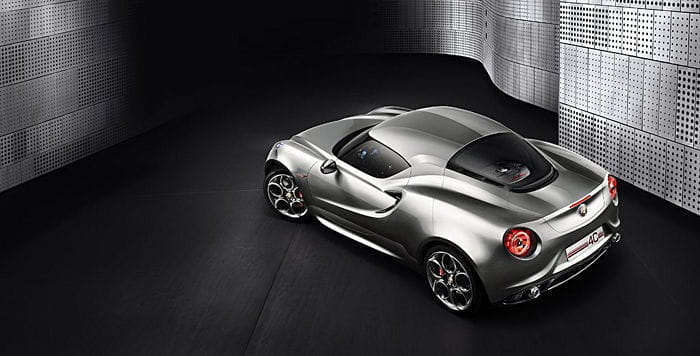 Alfa Romeo confirma la llegada del 4C en 2013 con una felicitación de año nuevo