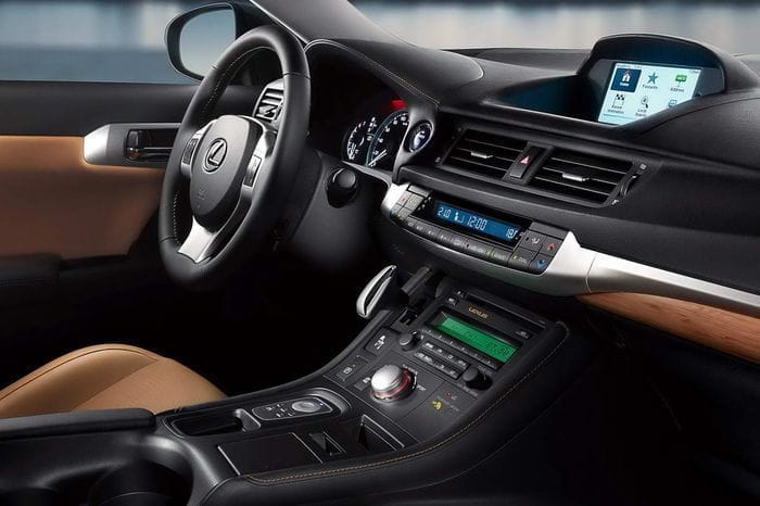 Nuevas versiones y cambios en la gama Lexus CT 200h