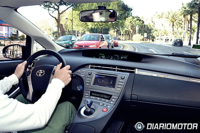 Diariomotor prueba en Twitter el Toyota Prius Plug-In Hybrid. Cuéntanos todas tus dudas 